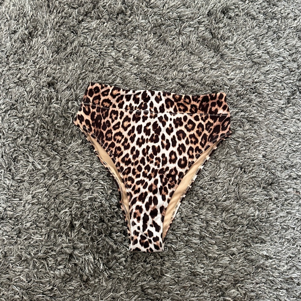 HM - Leopard High Waist Bikini Bottom